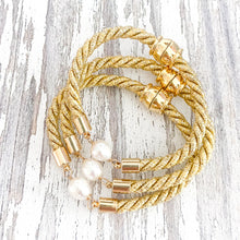 pearl girl bracelet (gold twist)