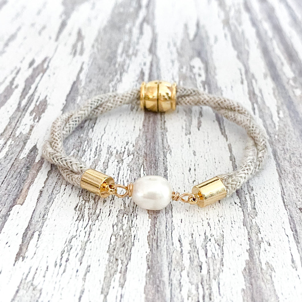 weekender pearl girl bracelet {linen twist}-gold