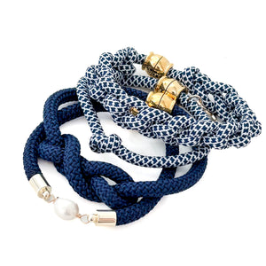 simple knot- navy and white