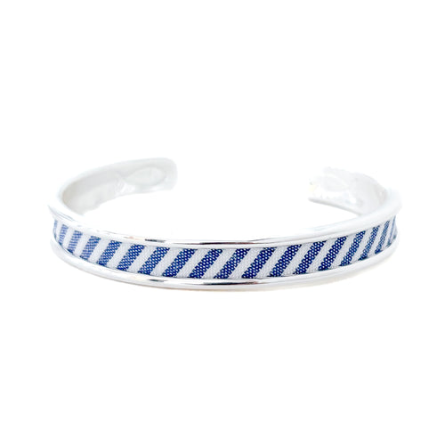 yacht hopper bangle {navy seersucker}- silver
