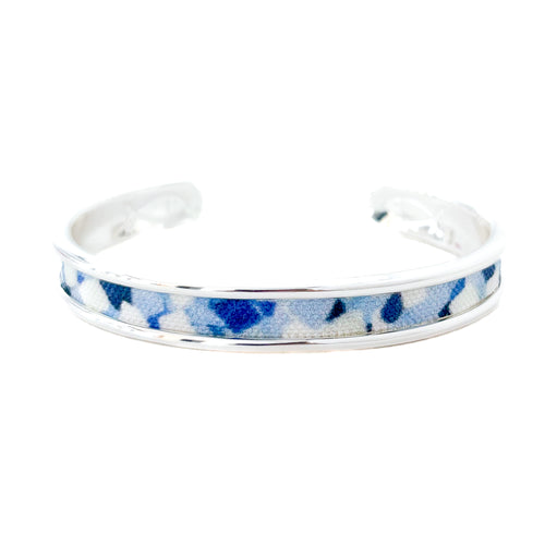 yacht hopper bangle {hydrangea petal blue]- silver