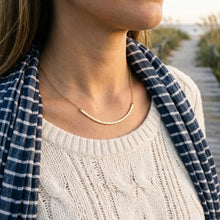 Class-Sea Curve Necklace