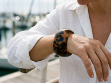 Tortoise Shell Cuff-brown
