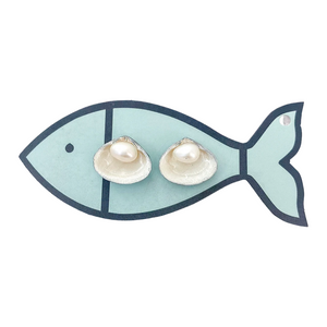 pearl clam shell studs-mother of pearl/silver