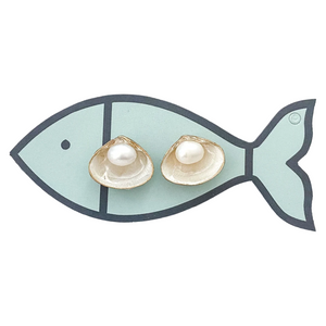 pearl clam shell studs-mother of pearl/gold