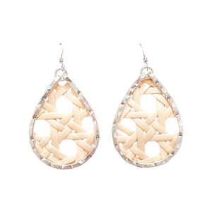 cane mini schooner earrings- NATURAL