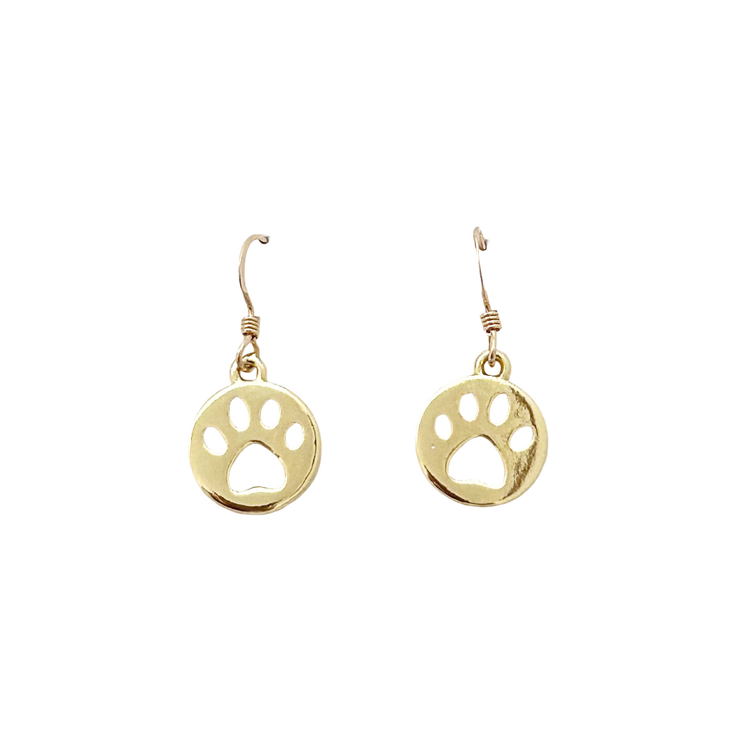 paw dangles