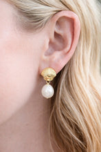 Clam Shell Pearl Gold Dangles