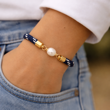 Pearl Girl–navy dash rope