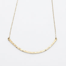 class-sea curve necklace