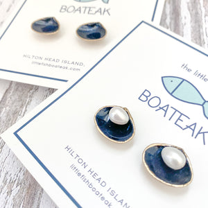clam shell studs-navy/gold