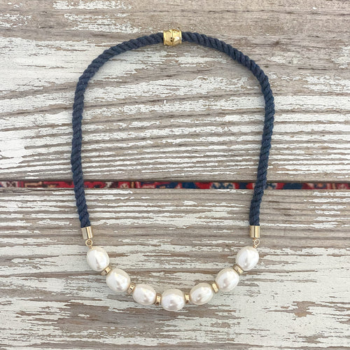 day sailor necklace {southern large/nautical navy}